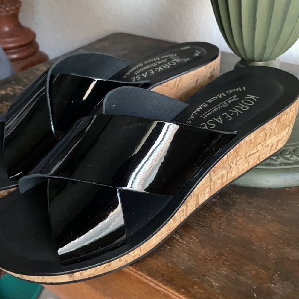 NIB Kork-Ease Gracie patent leather wedges 6M